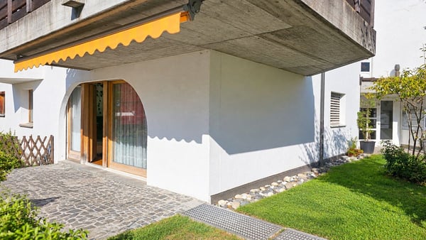 GROSSZÜGIGES WOHNEN MIT EIGENEM GARTENSITZPLATZ 1