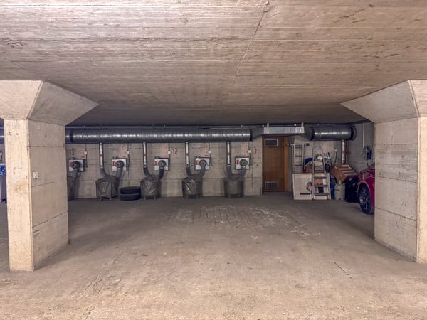 3 places de parc en garage souterrain - Monts-de-Corsier 2