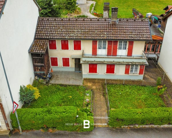 Maison villageoise à Neirivue - Potentiel de rénovation idéal !