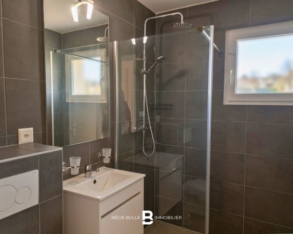 Pringy - Très bel appartement de 2.5 pièces à louer 4