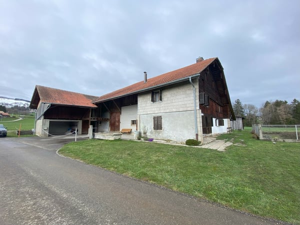 Ferme historique à deux pas du lac à louer pour 6 mois