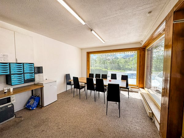 VUADENS | Immeuble mixte pour entreprises ou rendement 6