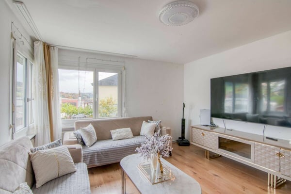 Wohnen im Zentrum von Oberdiessbach - 1.5-Zimmer-Wohnung, bereit für frischen Glanz durch Eigenleistung 2