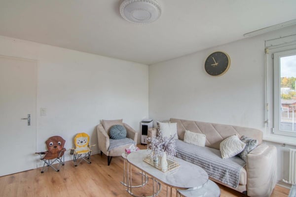 Wohnen im Zentrum von Oberdiessbach - 1.5-Zimmer-Wohnung, bereit für frischen Glanz durch Eigenleistung 4