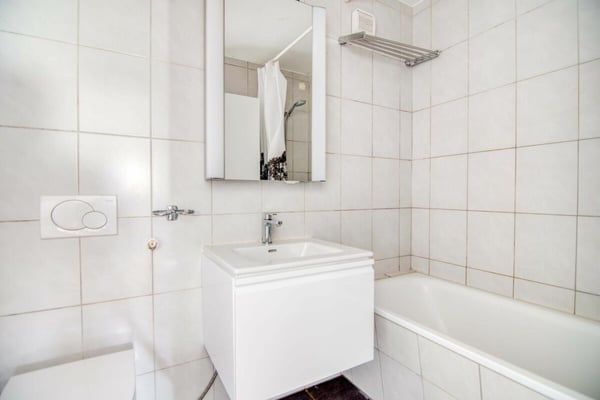 Wohnen im Zentrum von Oberdiessbach - 1.5-Zimmer-Wohnung, bereit für frischen Glanz durch Eigenleistung 15