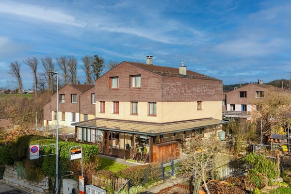 Familienfreundliches 1-Zimmer-Reiheneckhaus mit sonniger Ausrichtung und viel Freiraum für Leben, Arbeiten und Spielen 1