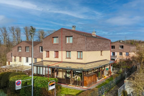 Familienfreundliches 1-Zimmer-Reiheneckhaus mit sonniger Ausrichtung und viel Freiraum für Leben, Arbeiten und Spielen 2