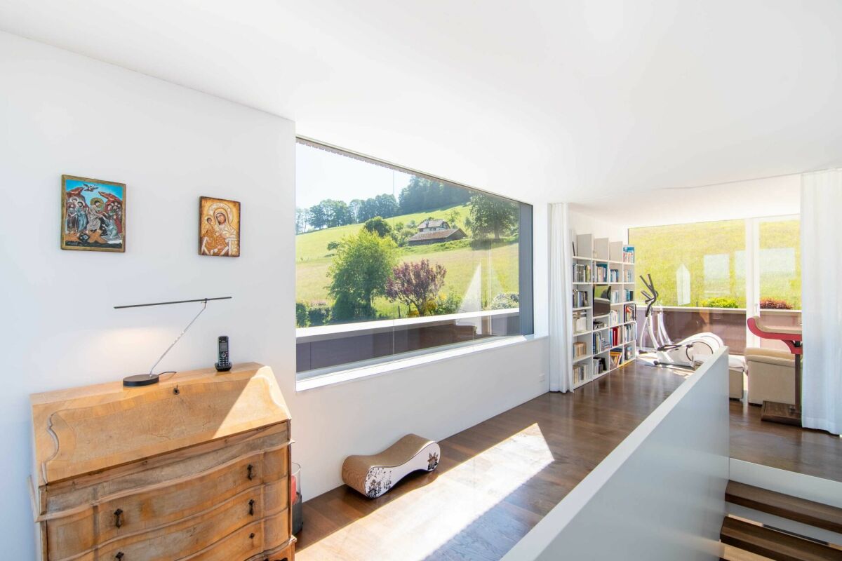 Wohnjuwel mit traumhafter Panoramasicht auf höchstem Niveau im Spiegel