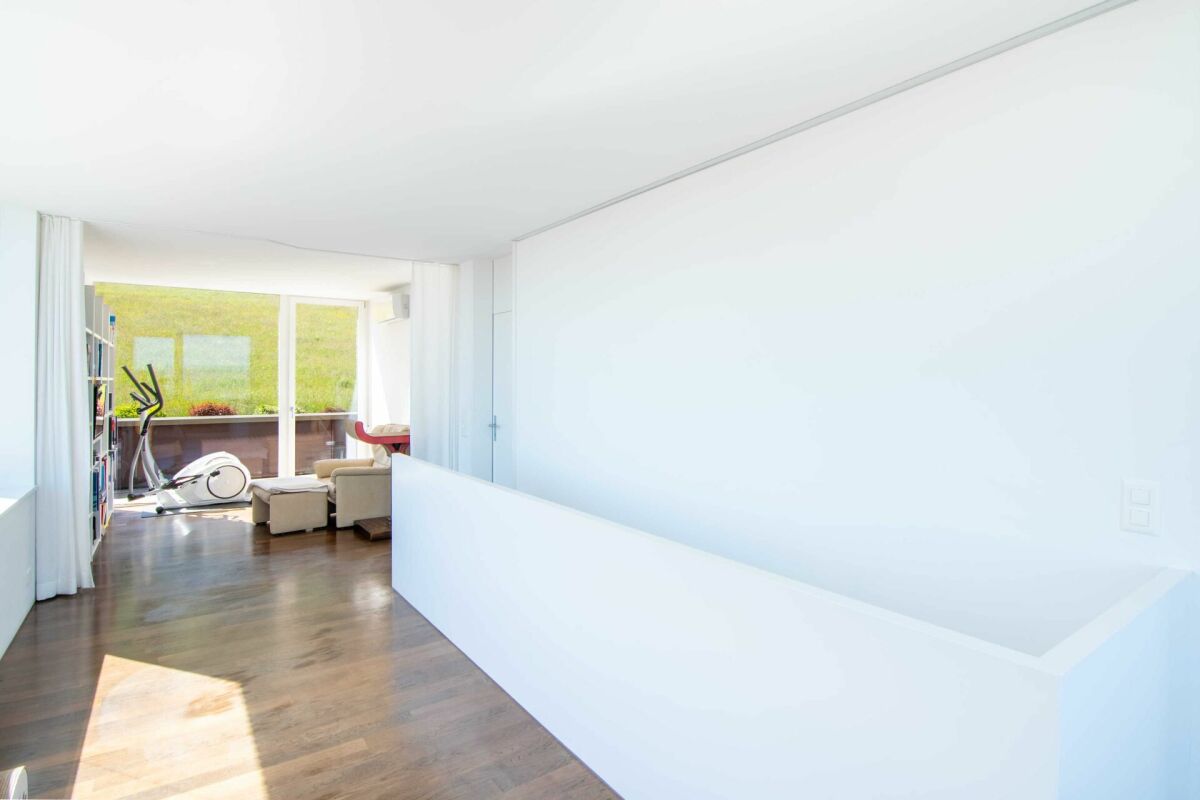 Wohnjuwel mit traumhafter Panoramasicht auf höchstem Niveau im Spiegel