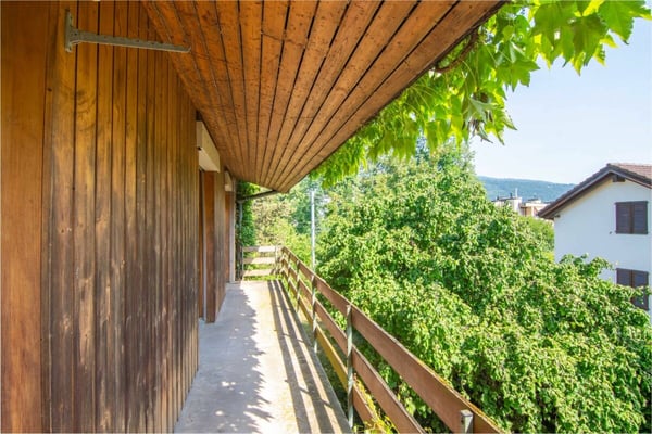 Sanierungsobjekt mit grossem Neu- oder Umbaupotenzial: 5.5-Zimmer Einfamilienhaus nur 10 Gehminuten vom Bielersee! 10