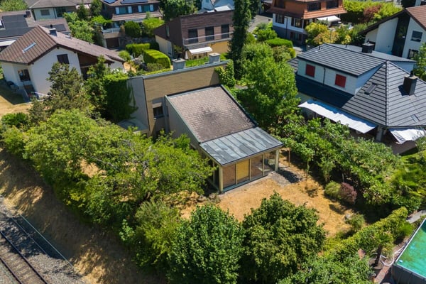 Sanierungsobjekt mit grossem Neu- oder Umbaupotenzial: 5.5-Zimmer Einfamilienhaus nur 10 Gehminuten vom Bielersee! 11