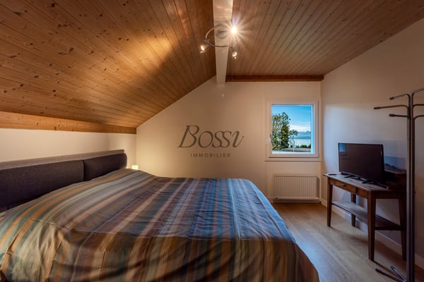 Villa lumineuse avec piscine: autonomie énergétique et droit à bâtir 13