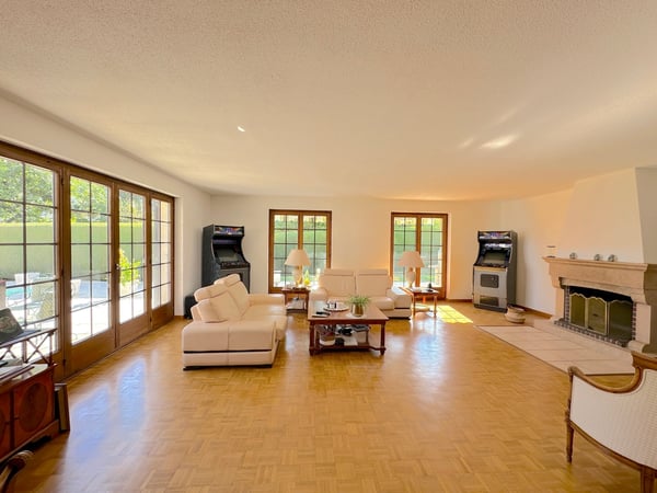 Authentique Maison Vaudoise avec Vue dégagée sur les Alpes et le lac 6