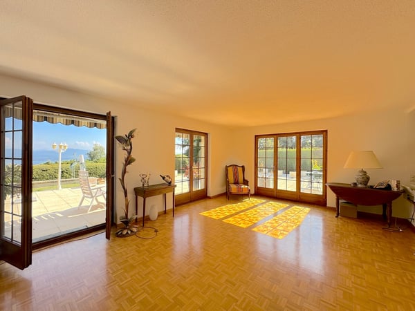 Authentique Maison Vaudoise avec Vue dégagée sur les Alpes et le lac 4