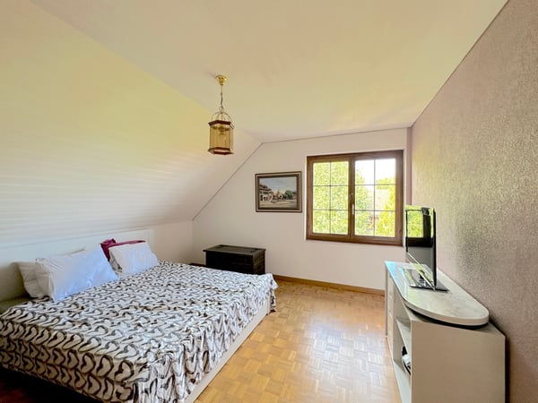 Authentique Maison Vaudoise avec Vue dégagée sur les Alpes et le lac 10