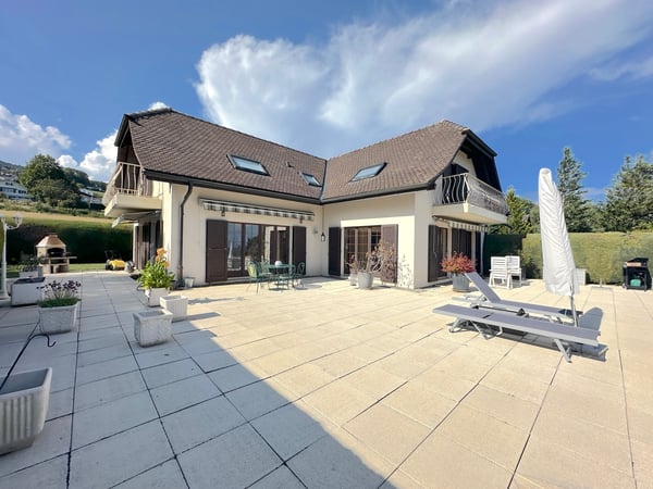 Authentique Maison Vaudoise avec Vue dégagée sur les Alpes et le lac 3