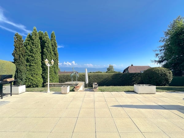 Authentique Maison Vaudoise avec Vue dégagée sur les Alpes et le lac 2