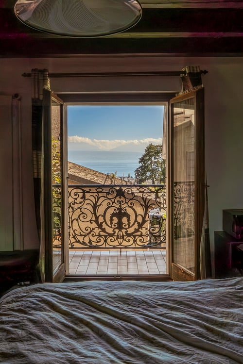 Maison de village, vue lac & Alpes, 2 apps, revenu immédiat 1