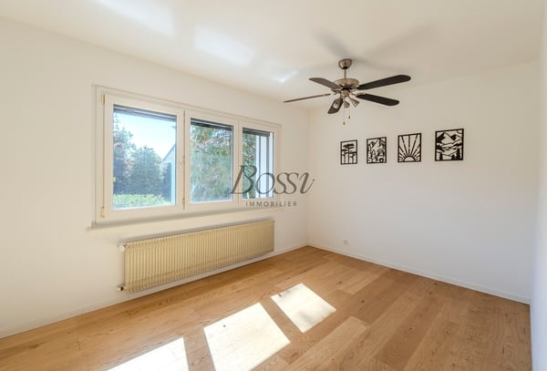 Maison individuelle rénovée de 5 chambres avec garage et jardin 7