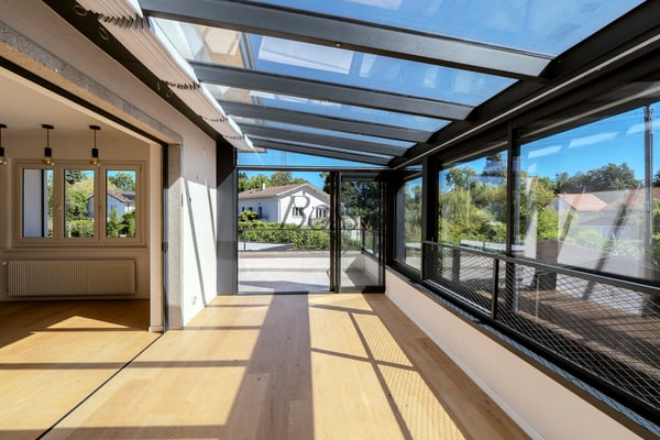 Maison individuelle rénovée de 5 chambres avec garage et jardin 2