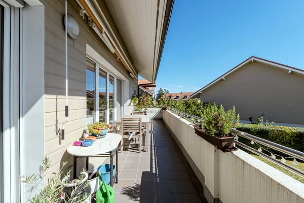 Duplex avec terrasse, vue dégagée à 10mn de Nyon gare 12