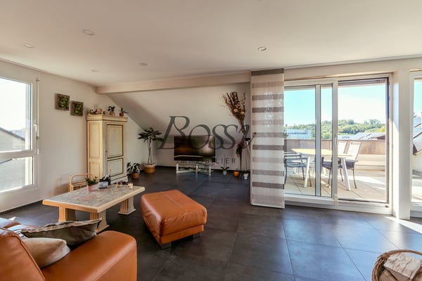 Duplex de 210 m² au dernier étage avec terrasse et vue 3