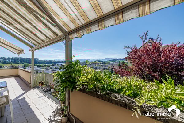 WOHNHAUS MIT 4 WHG AN BESTER HANGLAGE - GF: 1'370 M2 5