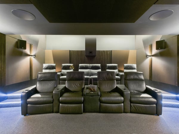 Arbeiten im Atelier mit 250m2, Galerie und privatem Kino 8