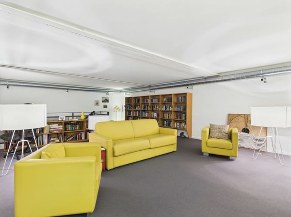Arbeiten im Atelier mit 250m2, Galerie und privatem Kino 4