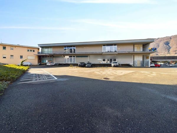 Wohn- und Gewerbeimmobilie in Lamone  Investitionshighlight in optimaler Lage! 5