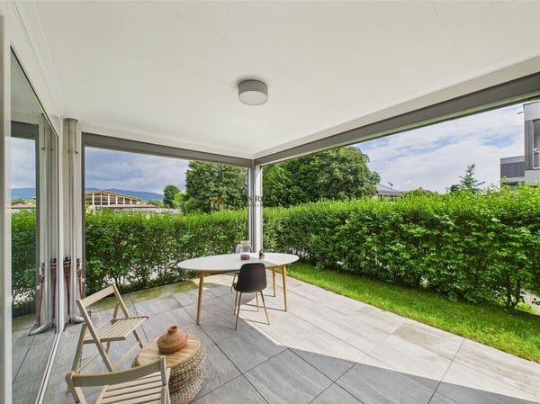 RESERVIERT! Lichtdurchflutete 1.5- Zimmer-Gartenwohnung mit 2,7m Deckenhöhe, Bergsicht und hochwertiger Ausstattung 8