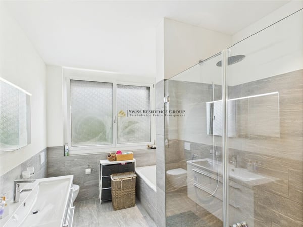 RESERVIERT! Lichtdurchflutete 1.5- Zimmer-Gartenwohnung mit 2,7m Deckenhöhe, Bergsicht und hochwertiger Ausstattung 12