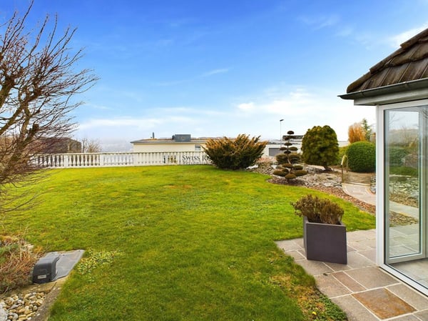 Traumhafte Wohnlage mit Panoramablick - nur minimale Nebenkosten 14