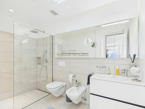 Exklusive 1.5-Zimmer-Penthousewohnung mit atemberaubenden Seeblick 13