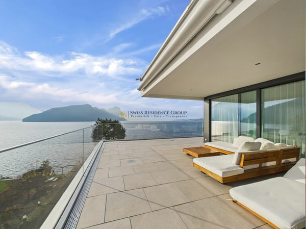 Exklusive 1.5-Zimmer-Penthousewohnung mit atemberaubenden Seeblick 3