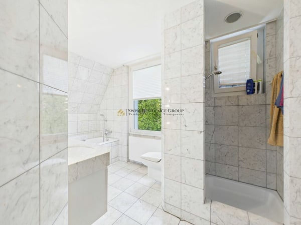 Exklusive Wohnung an beneidenswerter Lage und Weitsicht 9