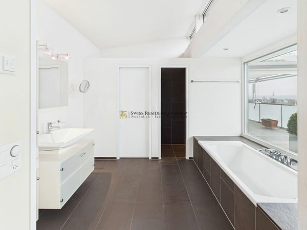 Elegante 1.5-Zimmer-Penthousewohnung mit Liftzugang, Cheminée & grosser Terrasse 16