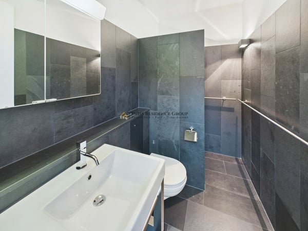 Elegante 1.5-Zimmer-Penthousewohnung mit Liftzugang, Cheminée & grosser Terrasse 11