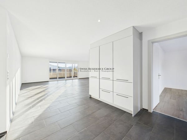 Moderne Wohnung mit Aussicht und Sonnenstrahlen 3