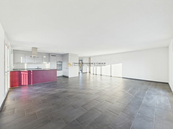 Moderne Wohnung mit Aussicht und Sonnenstrahlen 2