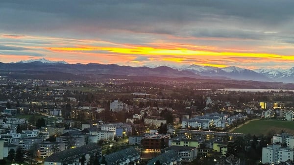 Exklusive 1.5-Zimmer-Wohnung im Obergeschoss des Towers Three Point 3