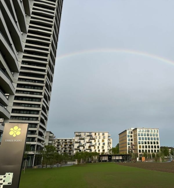 Exklusive 1.5-Zimmer-Wohnung im Obergeschoss des Towers Three Point 2
