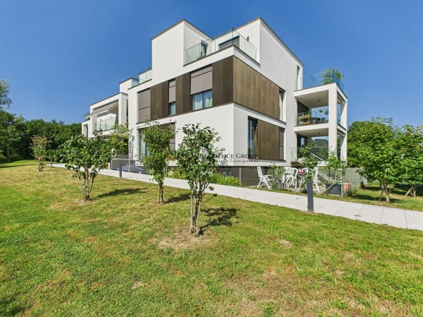 Exklusives Wohnen mit privatem Aussenbereich 2