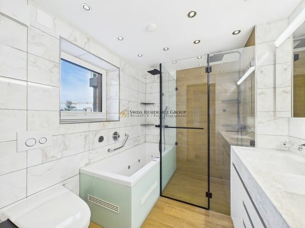 Einzigartige 1.5-Zimmer Wohnung mit Teilseeblick und Pool 8