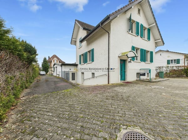 Vielfältiges Einfamilienhaus mit Gewerbemöglichkeit und Autolift 2