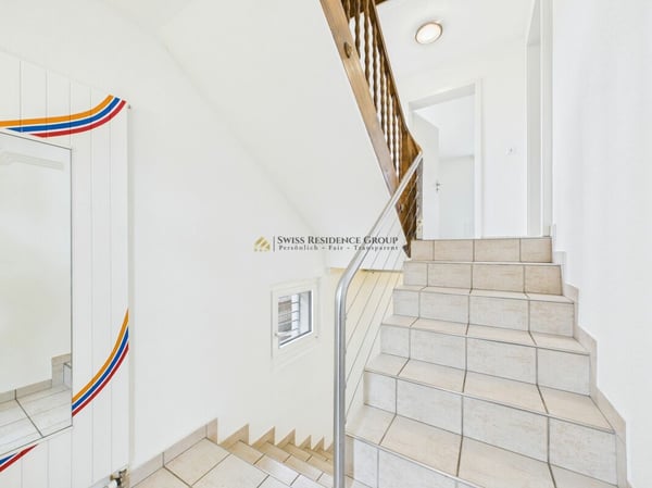 Vielfältiges Einfamilienhaus mit Gewerbemöglichkeit und Autolift 4