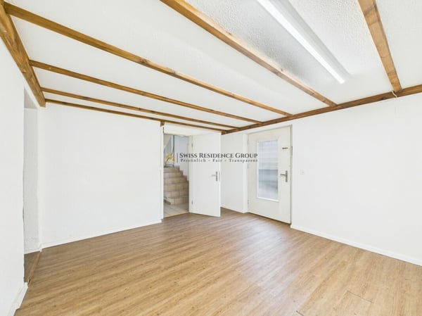 Vielfältiges Einfamilienhaus mit Gewerbemöglichkeit und Autolift 3