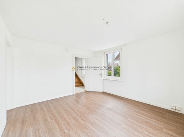 Vielfältiges Einfamilienhaus mit Gewerbemöglichkeit und Autolift 5