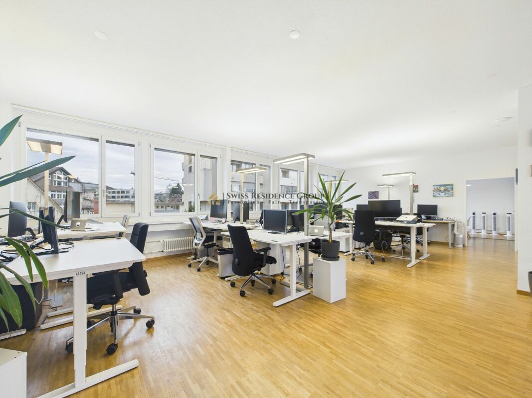 Bureau partagé moderne dans un emplacement de premier choix