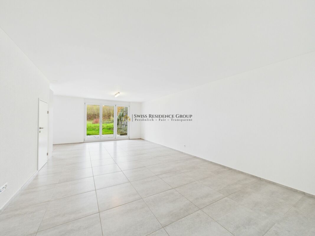 Charming 2-room apartment with separate entrance & terrace
